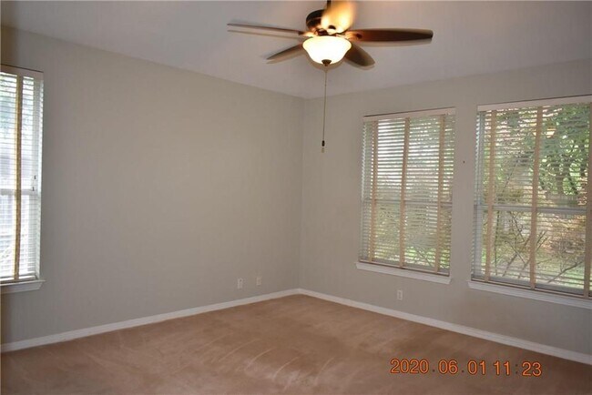 Building Photo - 10016 Liriope Cove