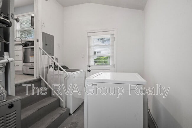 Building Photo - 3411 Oxnard Rd