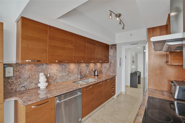 Building Photo - 21205 Yacht Club Dr