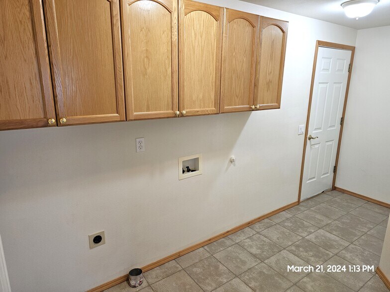 Building Photo - 21138 SW Houston Dr