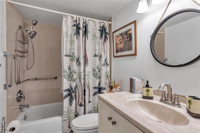 Building Photo - 425 Windrush Bay Dr