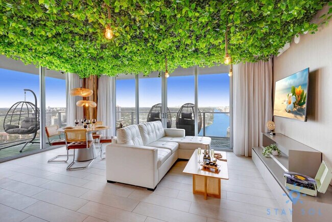 Building Photo - 4010 S Ocean Dr