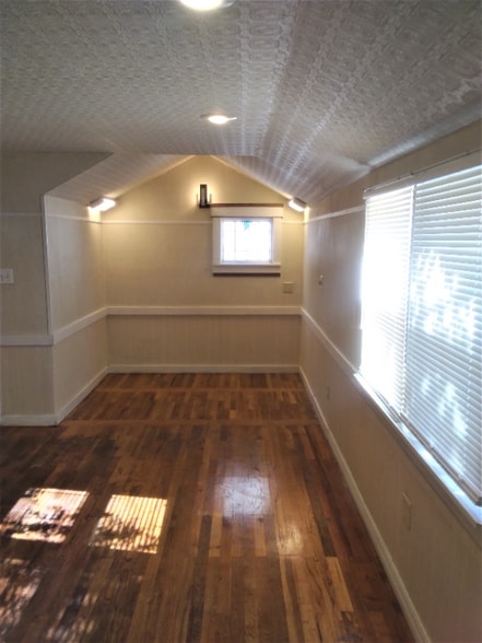 Building Photo - 1404 S Jefferson St