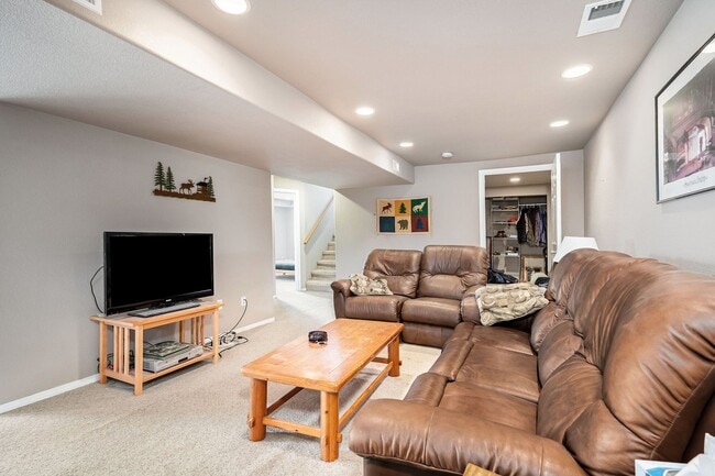 Building Photo - 12773 N Tenderfoot Trail