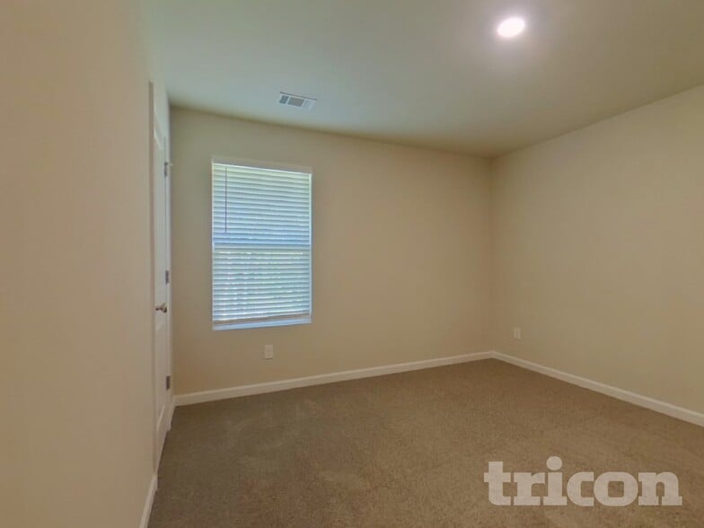 Building Photo - 114 Highland Dr