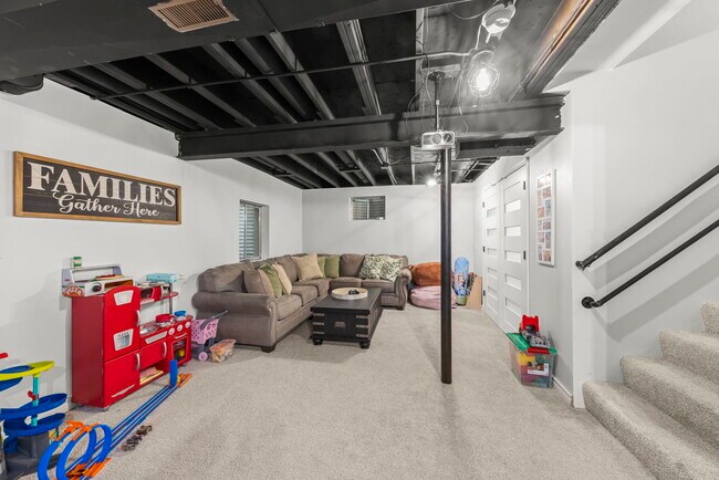 Building Photo - 3404 Interlochen Ln