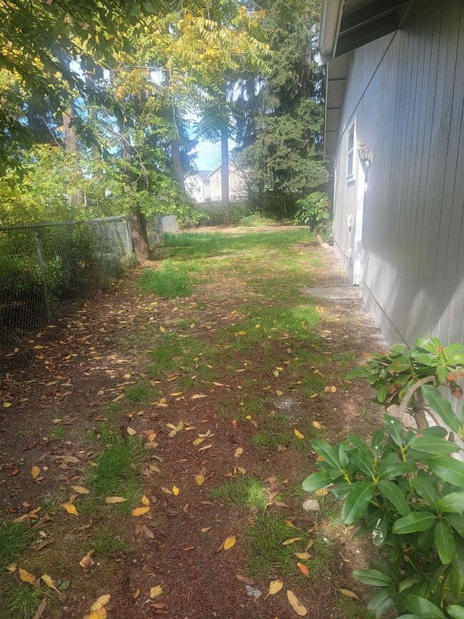 Building Photo - Cute & Cozy Spanaway Rambler