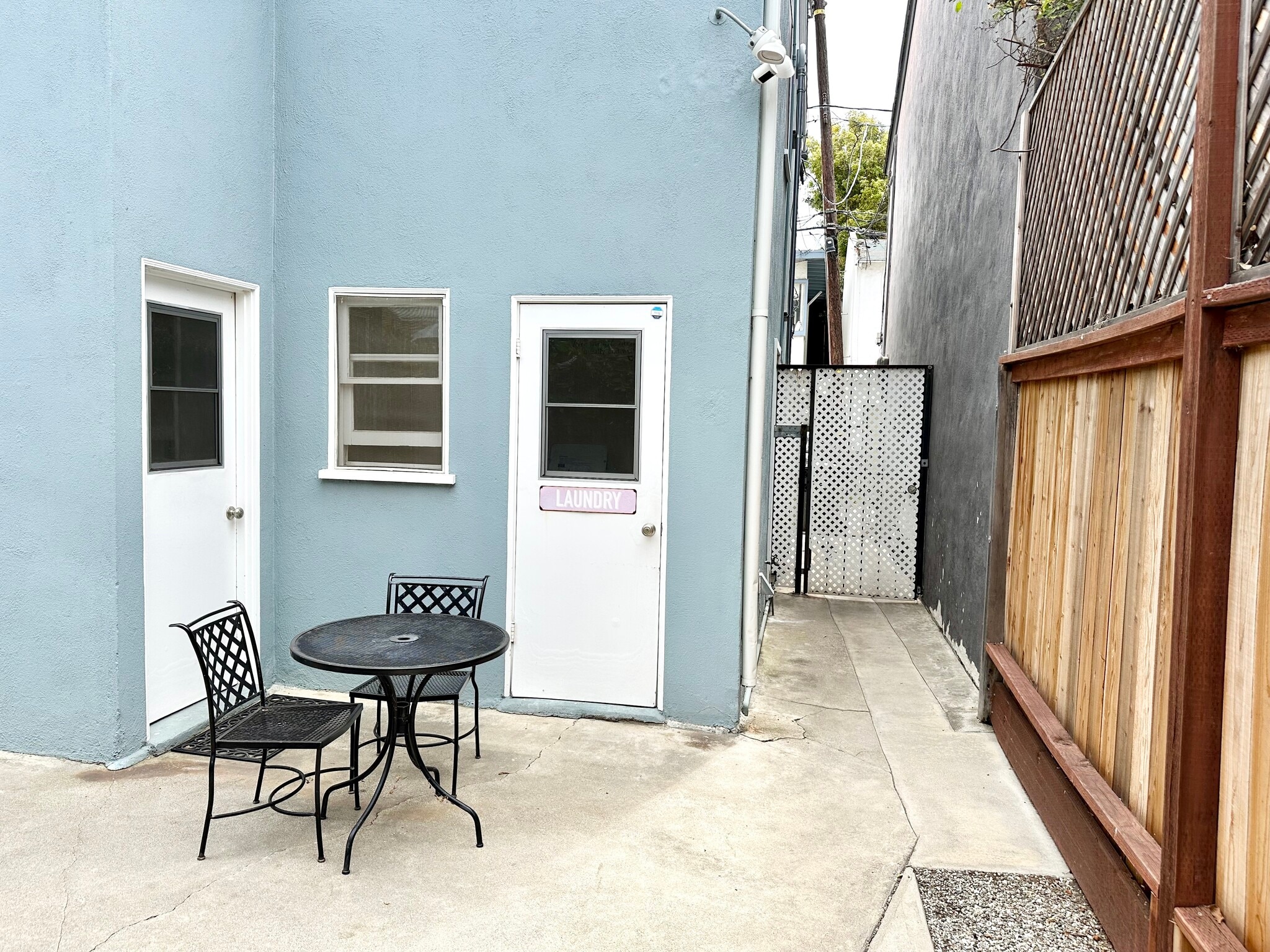 Building Photo - 828 7th St