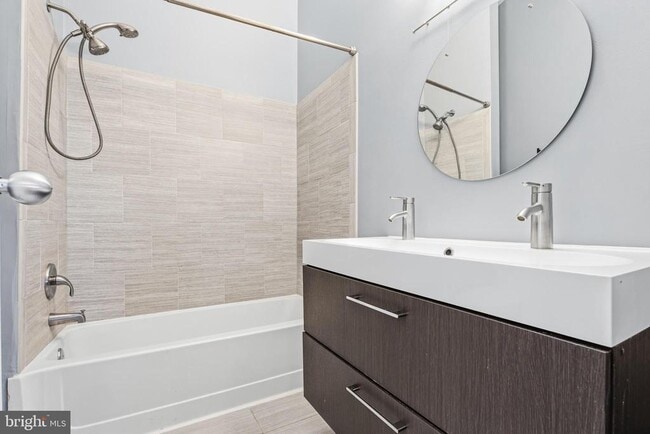 Building Photo - 41 Jones Falls Terrace