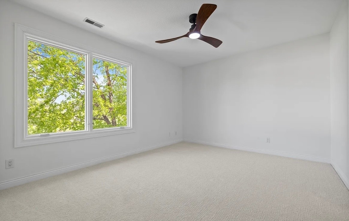 Building Photo - 5583 Beechwood Ter