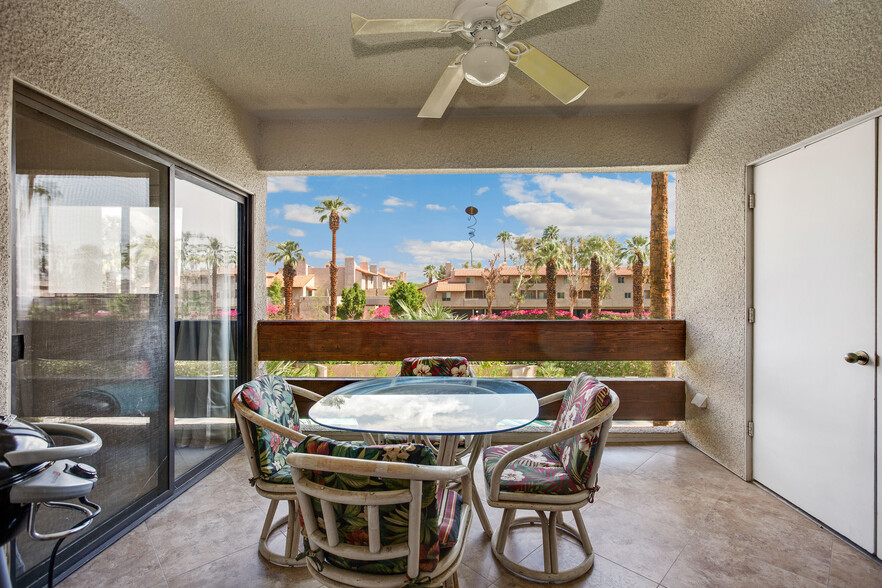 Private patio (with access from living area and main bedroom) - 255 S Avenida Caballeros