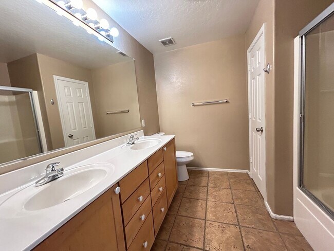 Building Photo - 9598 N 82nd Ln