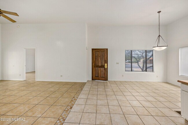 Building Photo - 1317 N Howard Blvd