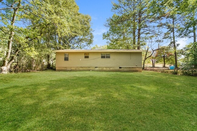 Building Photo - 2751 Glenn St