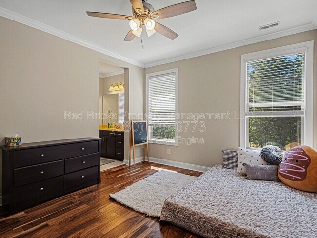 Building Photo - 8742 Whitehawk Hill Rd