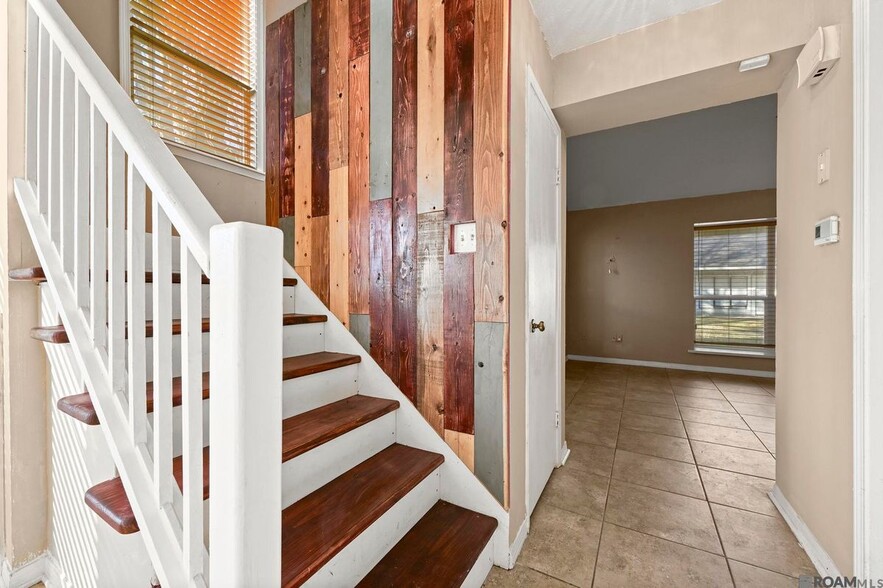 Building Photo - 1412 Sharlo Ave