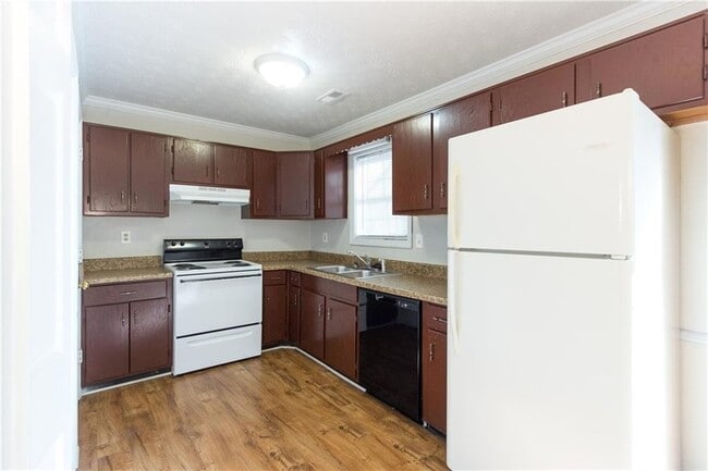 Building Photo - 141 Brownsmill Dr