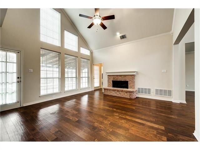 Building Photo - 2621 Pine Springs Dr