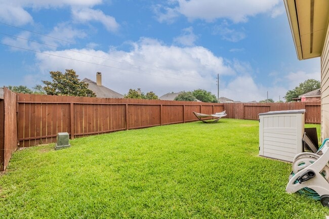 Building Photo - 10923 Starling Creek Dr