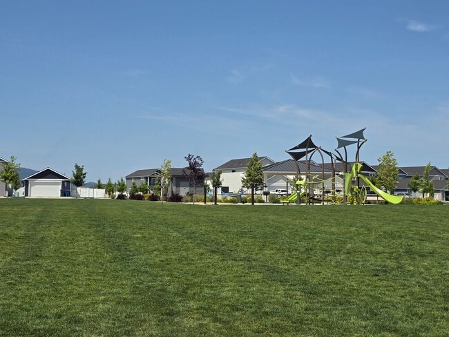 Building Photo - 5190 E Dorado Ave