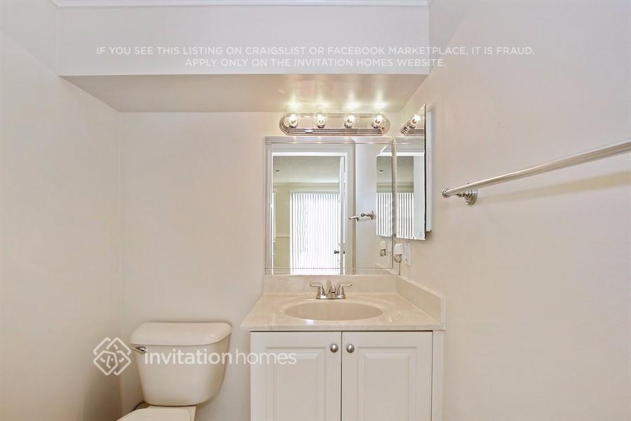 Building Photo - 6251 Oak Bluff Way