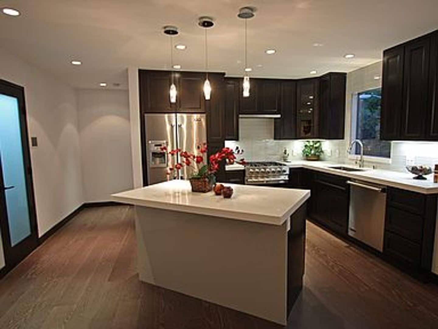 Building Photo - Live in the 90210! Stunning Modern Newly Renovated 2 Bedroom plus bonus room home in Beverly Hills!