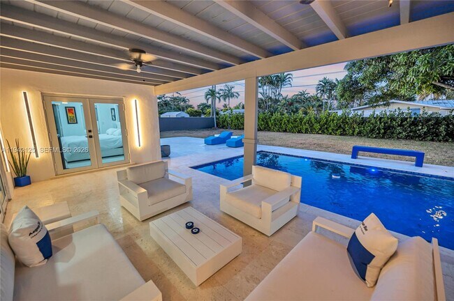 Building Photo - 8501 SW 142nd St