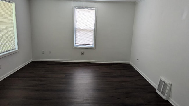 Building Photo - 2011 Ottawa St