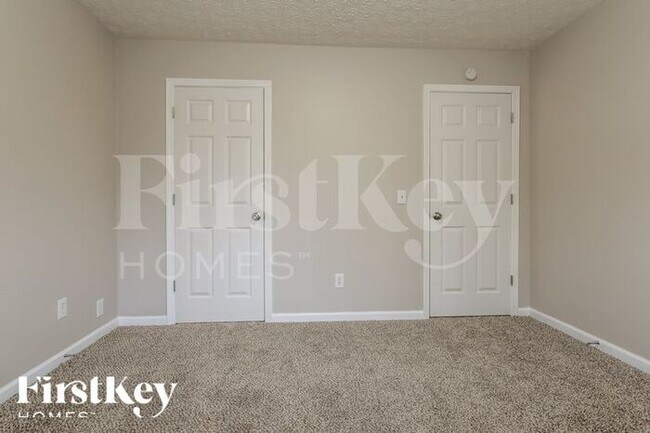 Building Photo - 650 Castlebrooke Dr SE