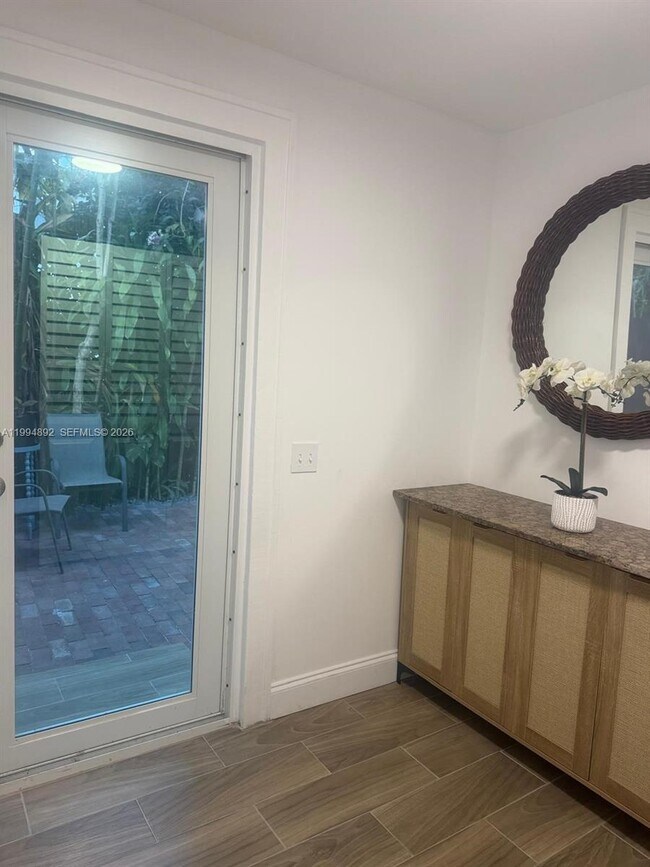 Building Photo - 1235 Coral Wy