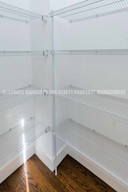 Building Photo - 9618 Shooting Star Cir