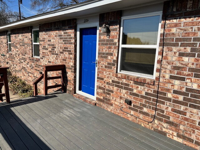 Building Photo - Ask us about our Move-in Special!!!   Charming 2-Bedroom Duplex Retreat on Buena Vista Avenue, Va...