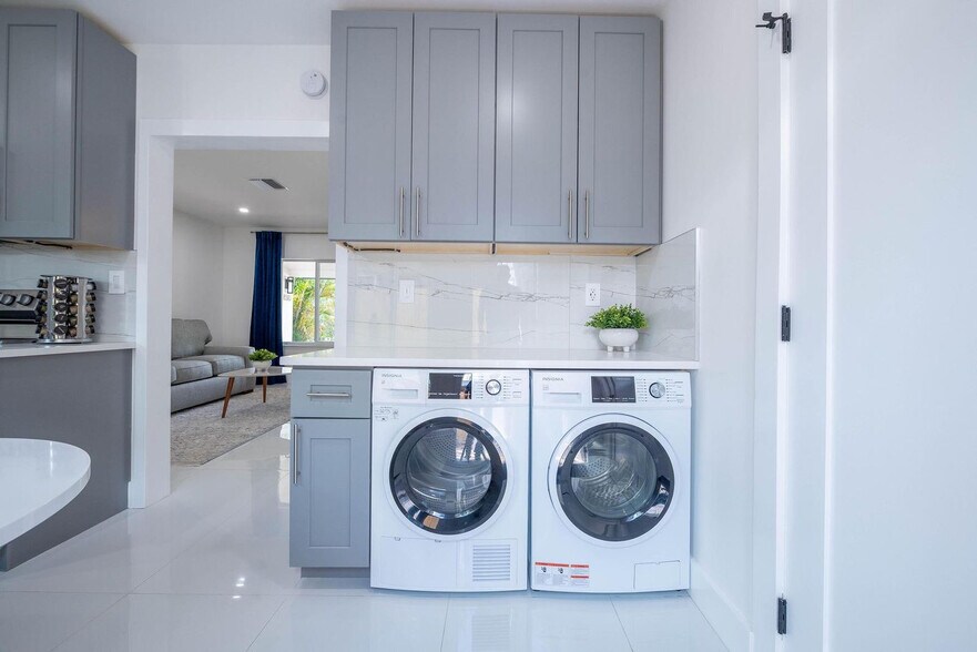 Building Photo - 44 N Federal Hwy