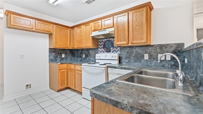 Building Photo - 11827 Cape Hyannis Dr