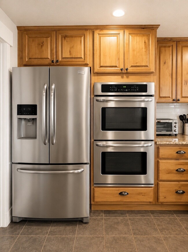 Building Photo - Caretaker Rental Opportunity – Fully Furnished Home in Historic Spring City