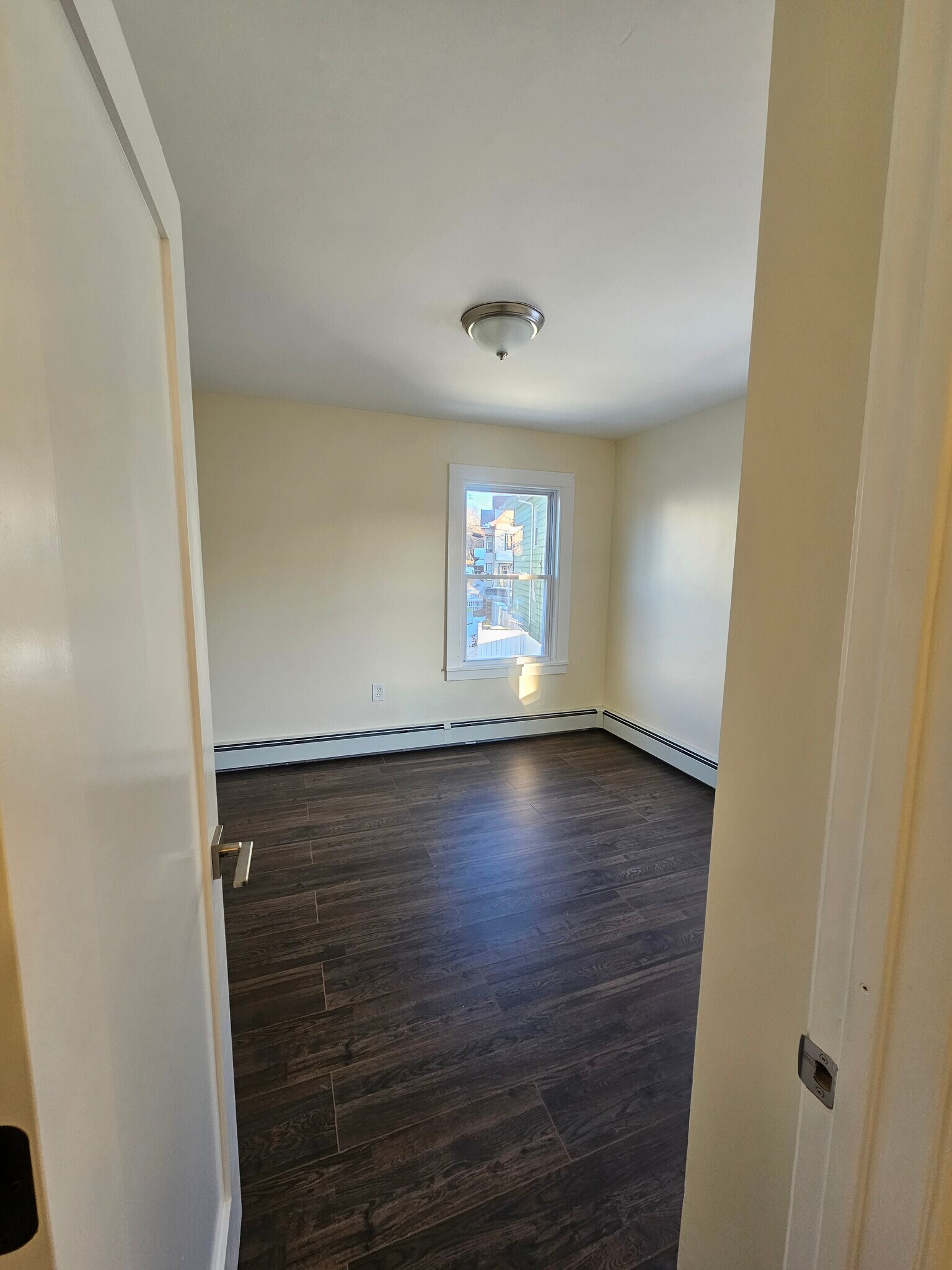 Building Photo - 187 Ferry St