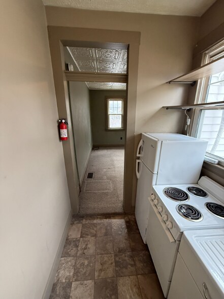 Building Photo - 1220 Valley-View Ave