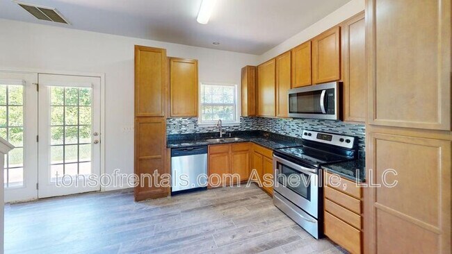 Building Photo - 33 Mallard Run Dr