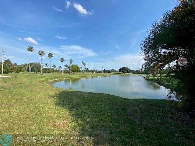 Building Photo - 9220 S Hollybrook Lake Dr