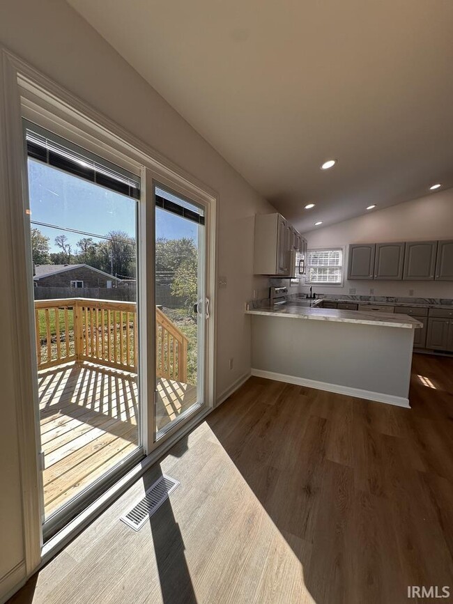 Building Photo - 8477 Countrywood Ct