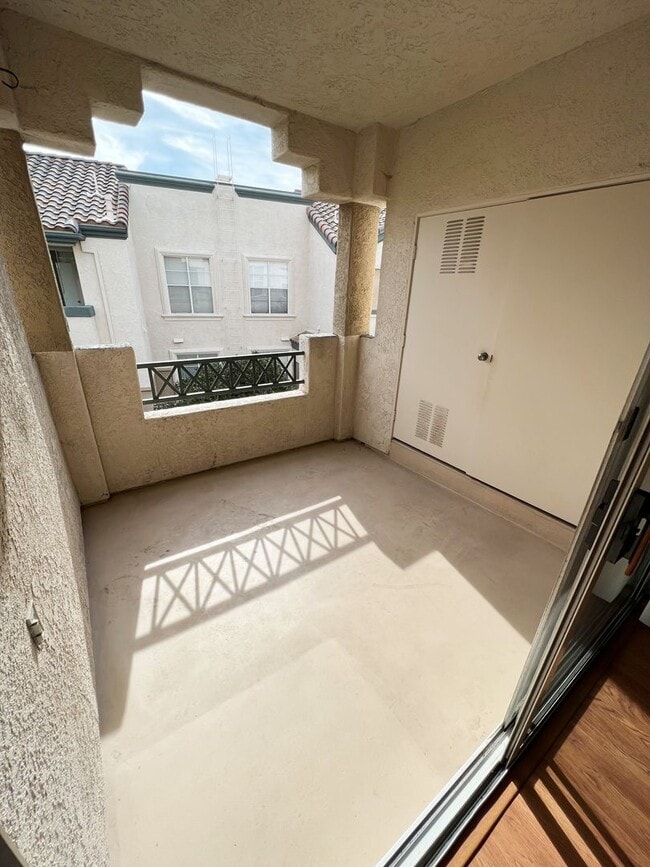 Building Photo - 2BR/2BA Upper level Condo @ Camino Villas in Carmel Valley