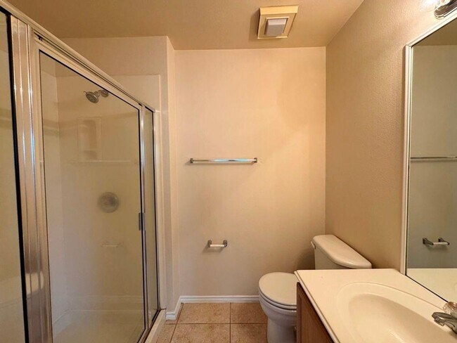 Building Photo - 251A Utterback