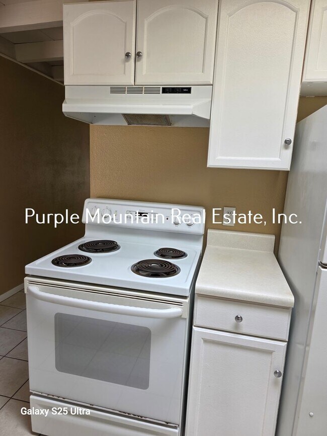 Building Photo - 1429 Walden Dr