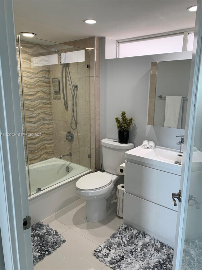 Building Photo - 650 NE 64th St