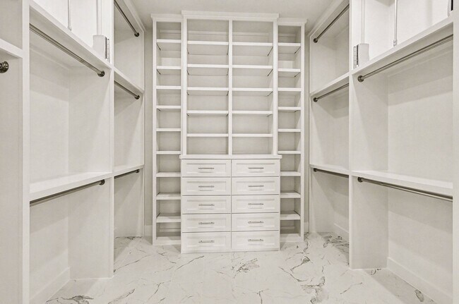 Building Photo - 111 E 33rd St