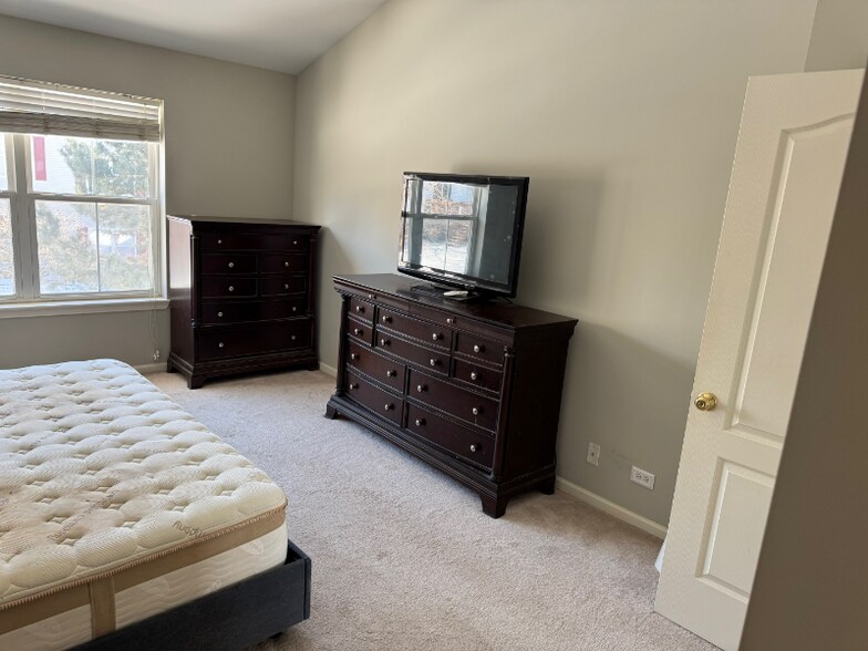 Building Photo - 516 Heritage Ct