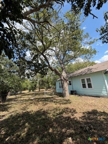 Building Photo - 322 W Austin St