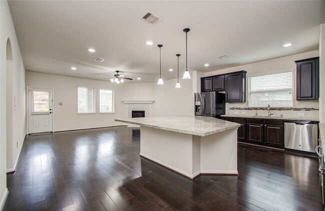 Building Photo - 2702 Fairfield Bend Pl