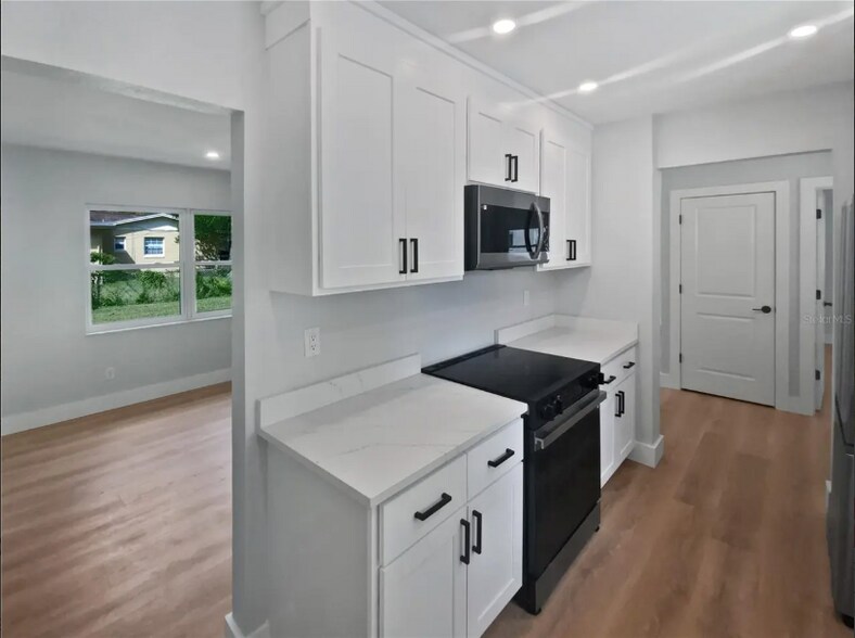 Building Photo - 7812 N 53rd St