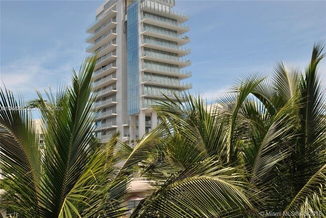 Building Photo - 61 Collins Ave